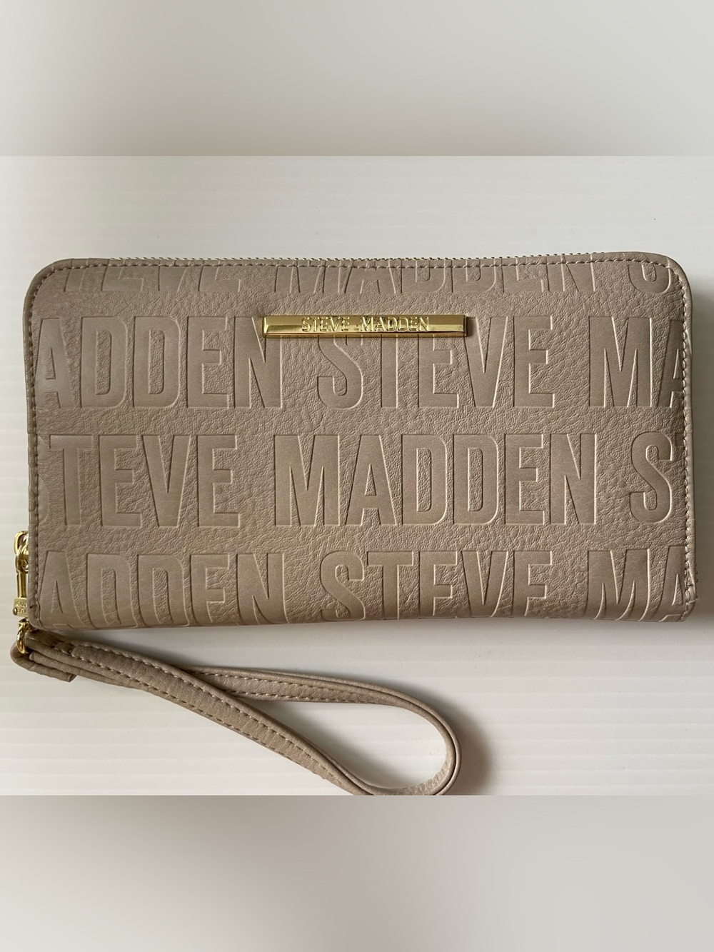 Steve Madden BZIPPY Zip Around Wallet Wristlet in Neutral Sand Color